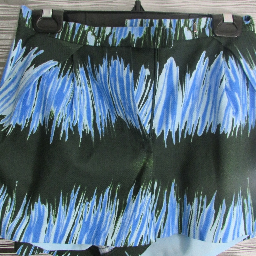 NWOT- O'2nd Dark Green&Blue Pattern Shorts